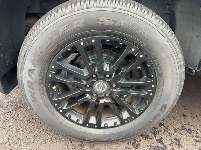 Used 2018 Nissan Titan SL w/ Midnight Edition image 9