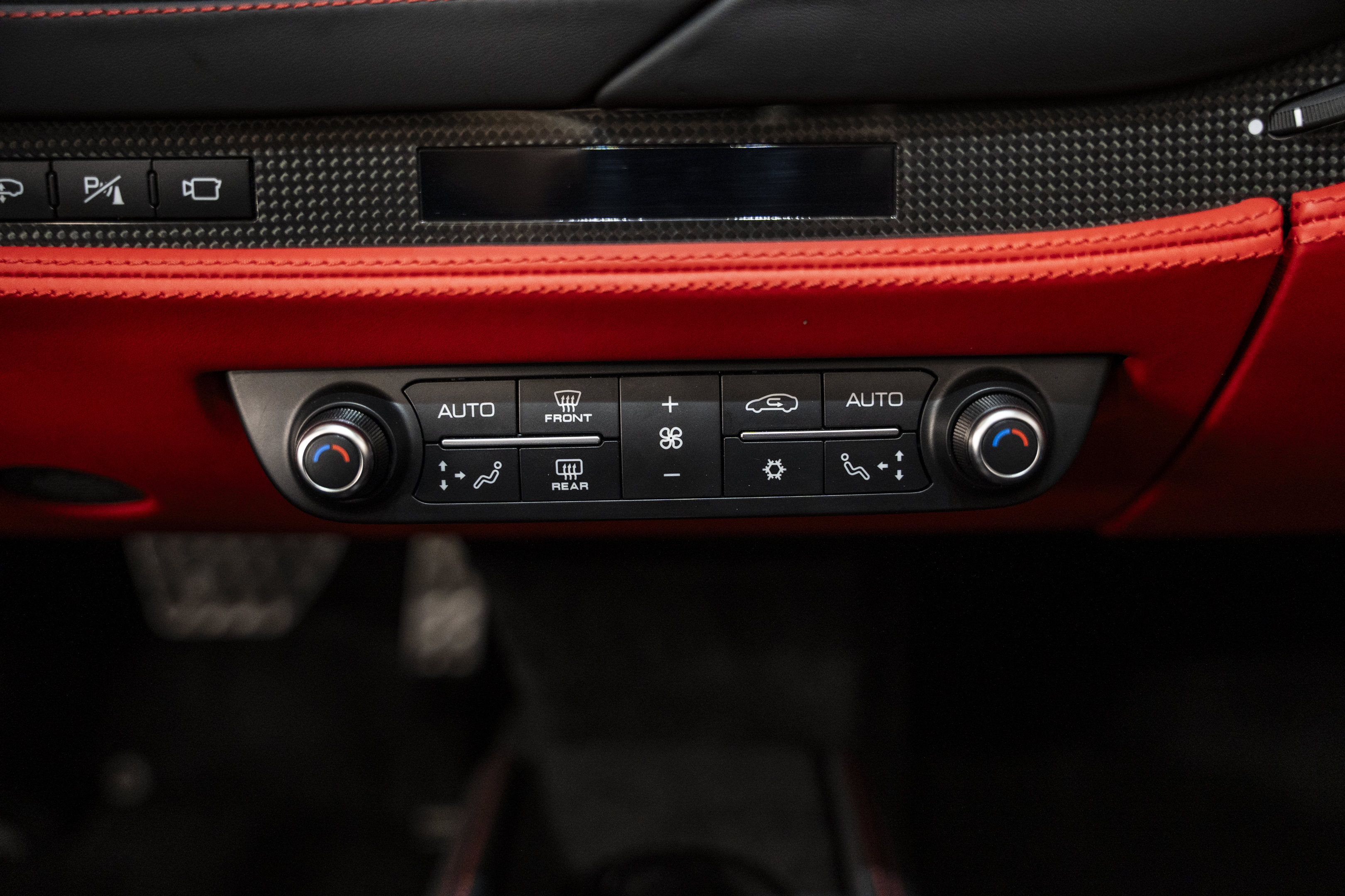 Used 2022 Ferrari F8 Tributo RWD image 51