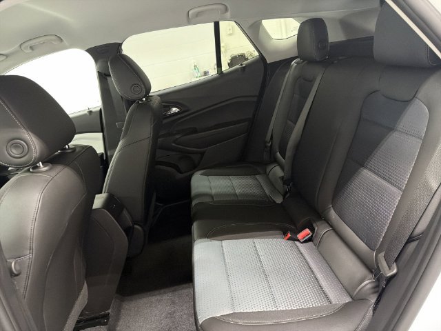 New 2026 Chevrolet Trax LT w/ LT Convenience Package FWD image 16