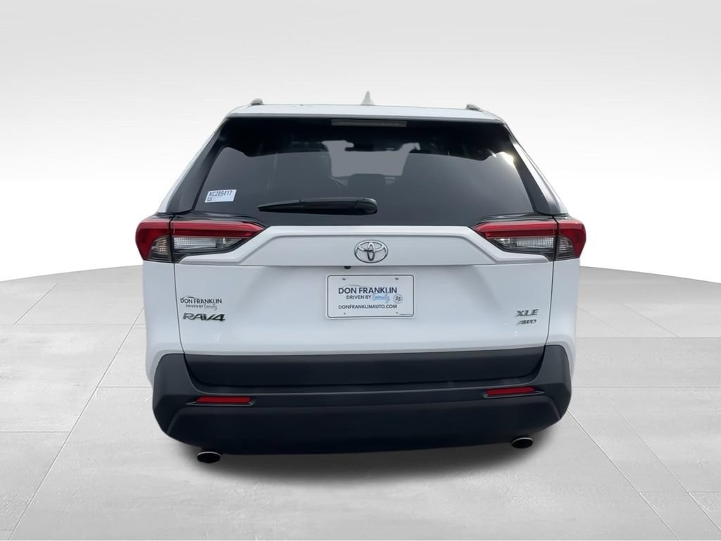 Used 2022 Toyota RAV4 XLE AWD/4WD image 9