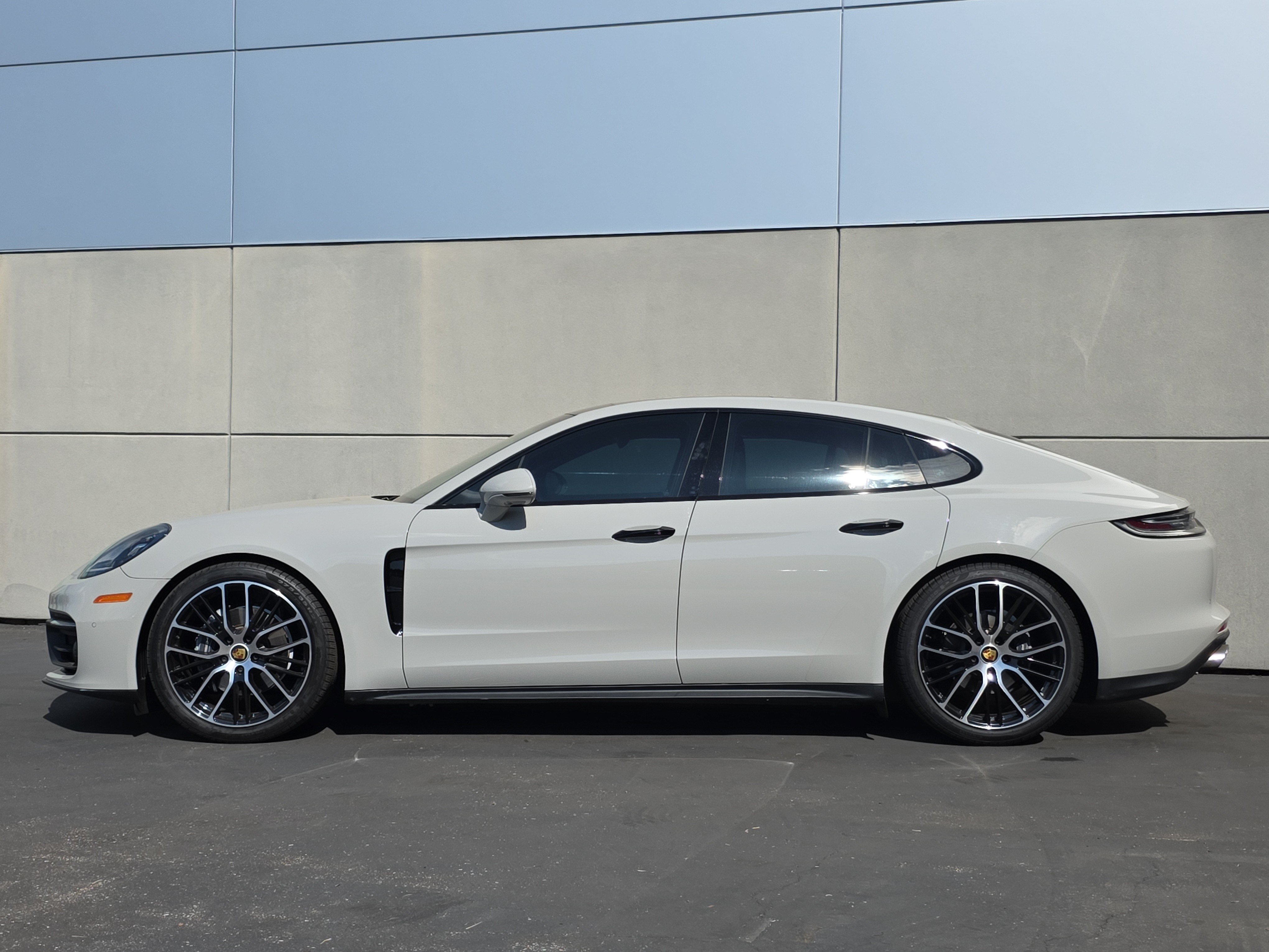 Certified 2023 Porsche Panamera image 2