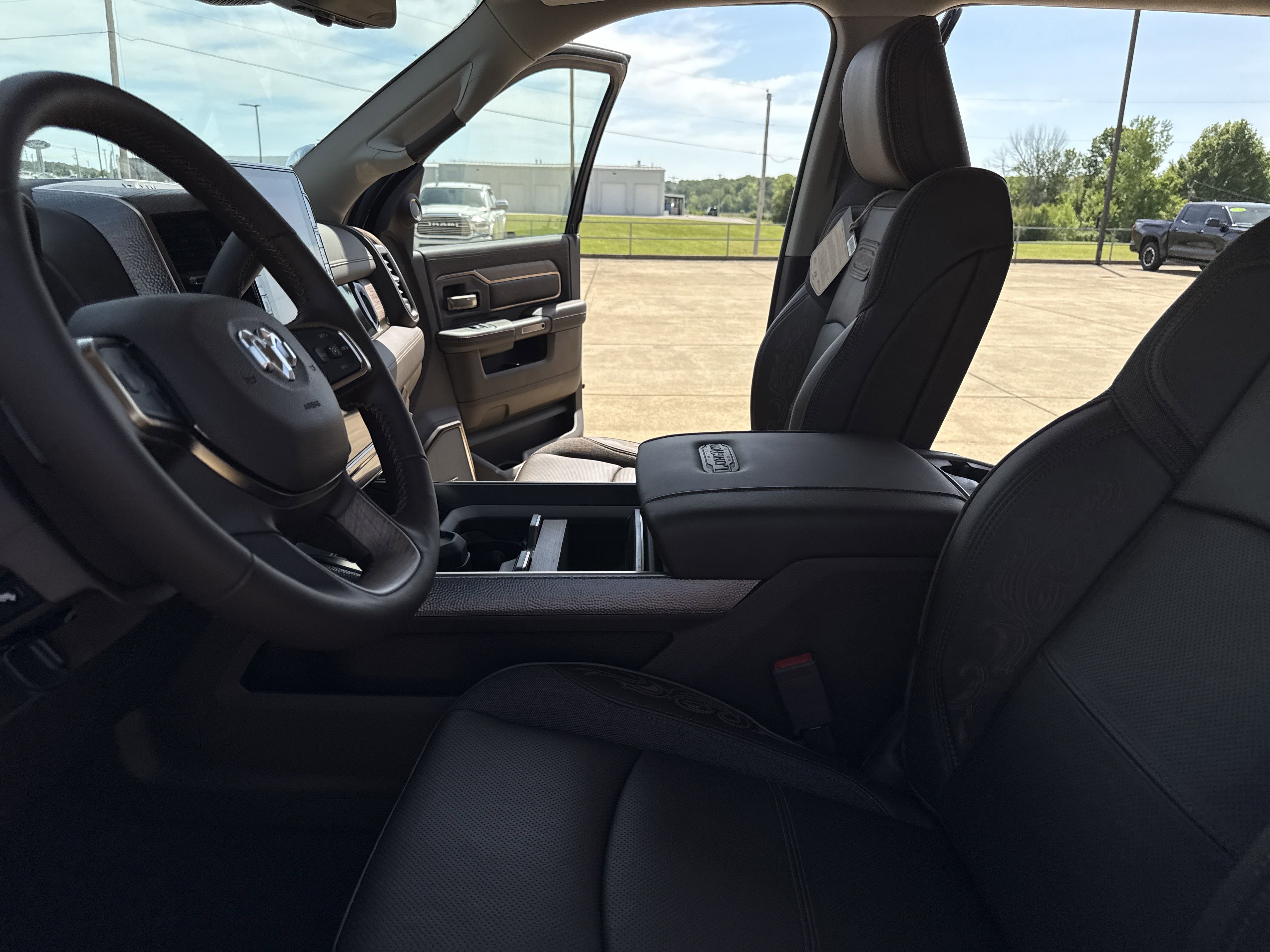 New 2025 RAM 2500 Limited image 15