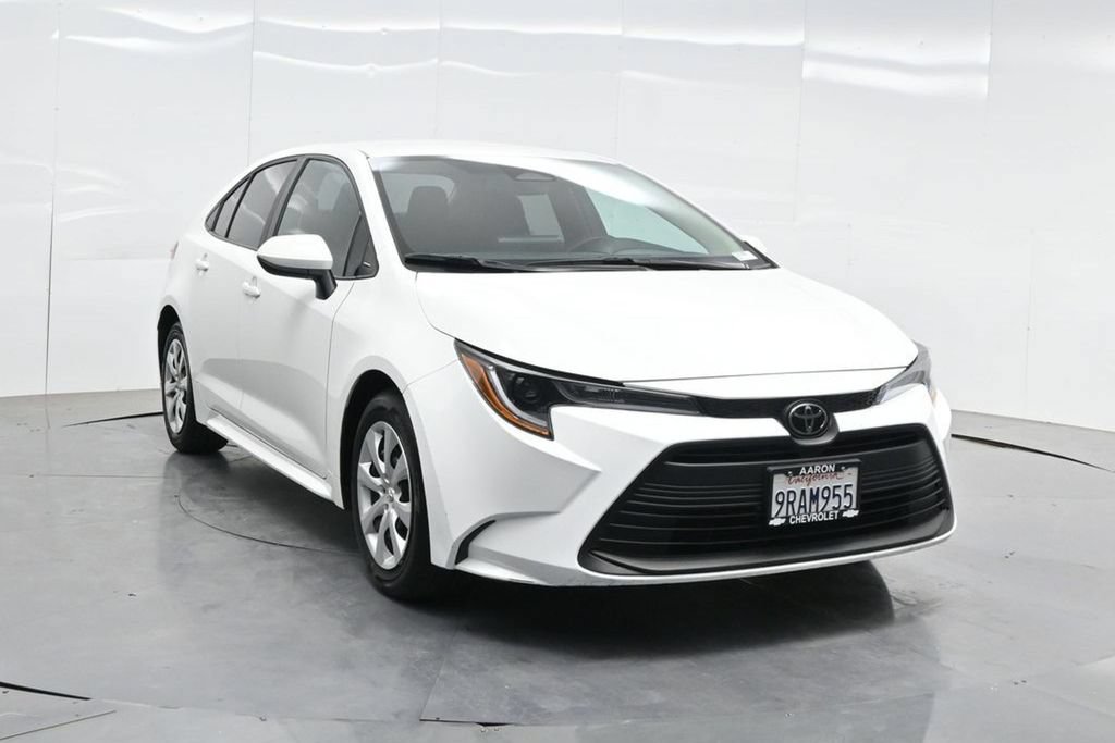Used 2025 Toyota Corolla LE FWD image 70