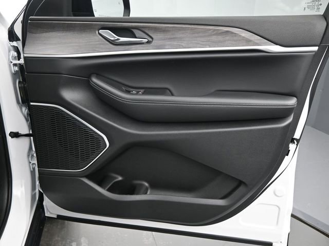 New 2025 Jeep Grand Cherokee Limited w/ Luxury Tech Group II image 20