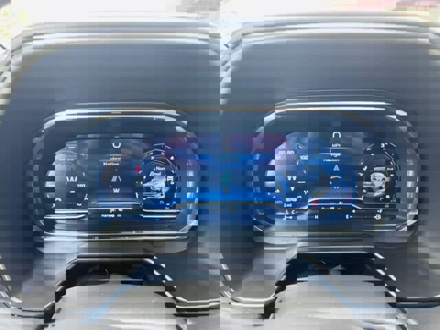 Used 2024 Chevrolet Tahoe Z71 w/ Luxury Package image 24