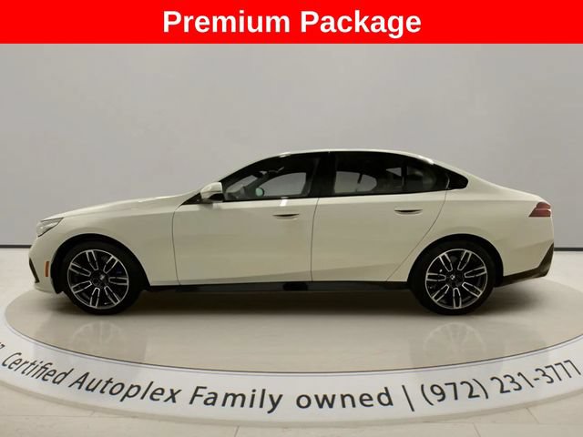 Used 2026 BMW 530i xDrive AWD/4WD image 2