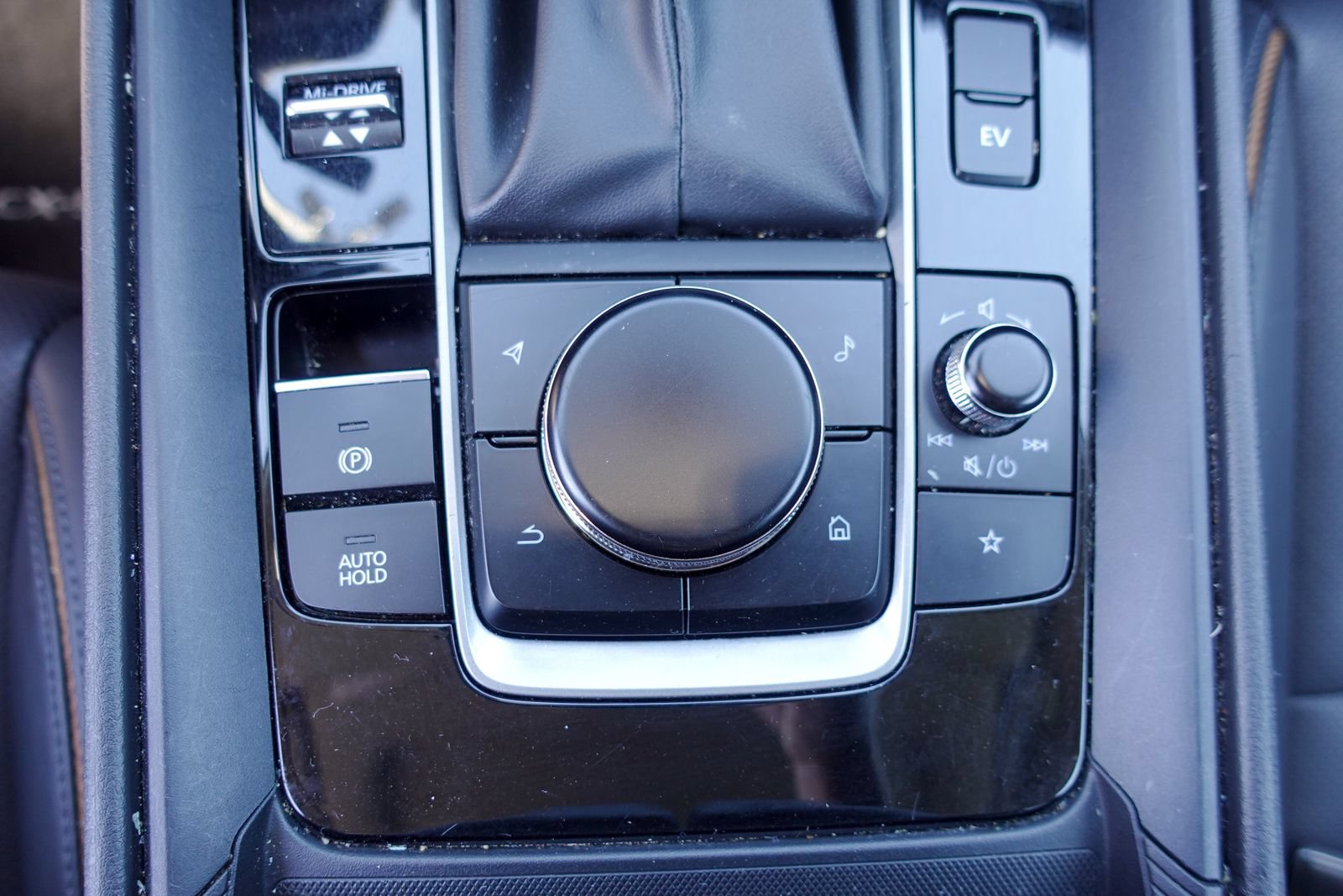Certified 2025 MAZDA CX-50 AWD 2.5 Hybrid w/ Premium Pkg image 25