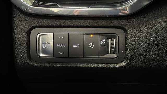 Used 2025 GMC Acadia Elevation w/ Elevation Premium Package image 38