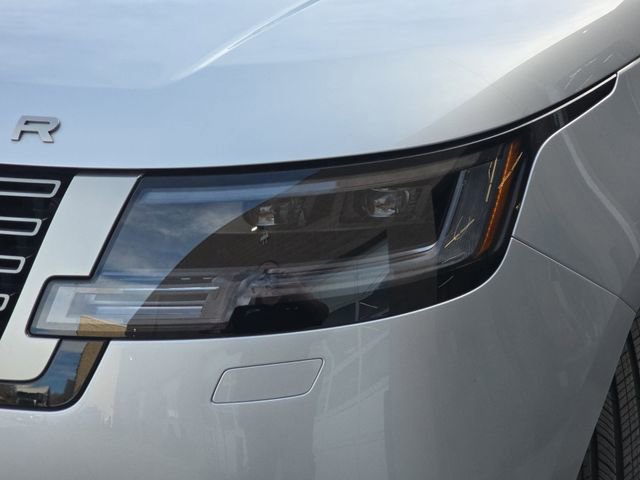 Certified 2024 Land Rover Range Rover SE image 30