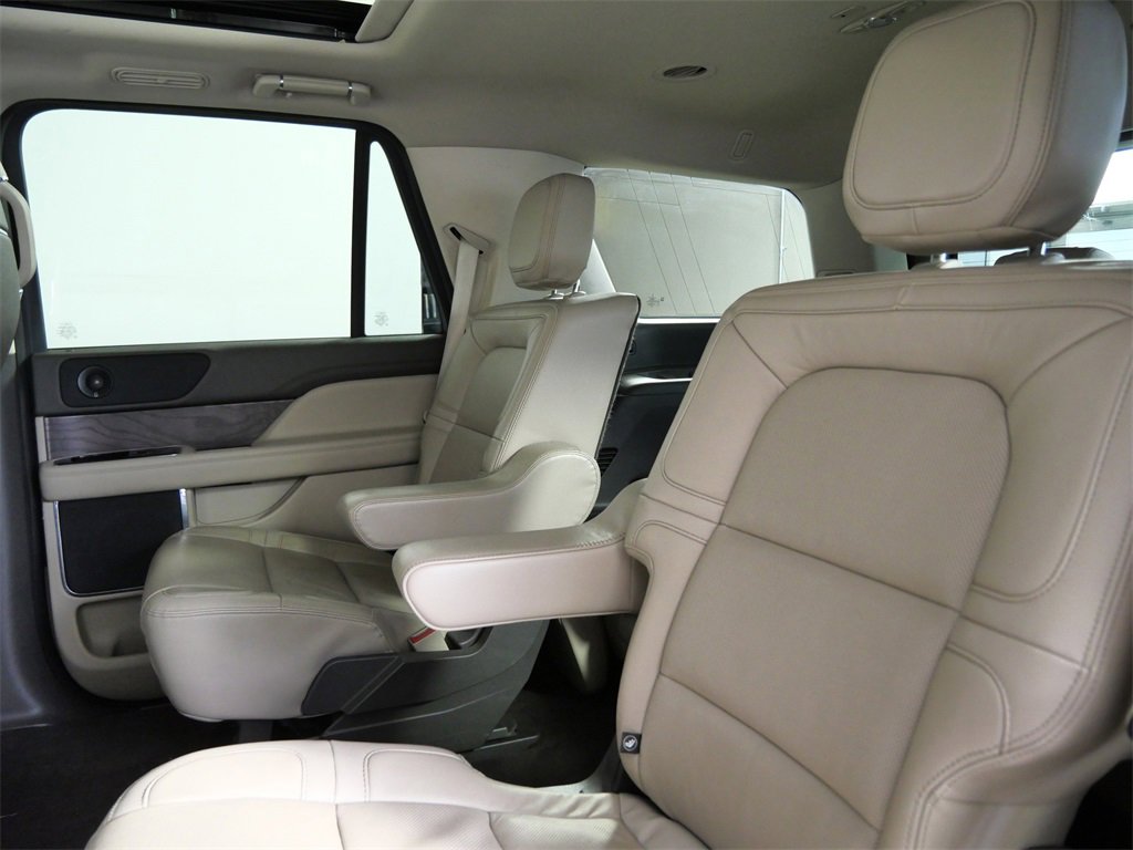 Used 2022 Lincoln Navigator Reserve image 15