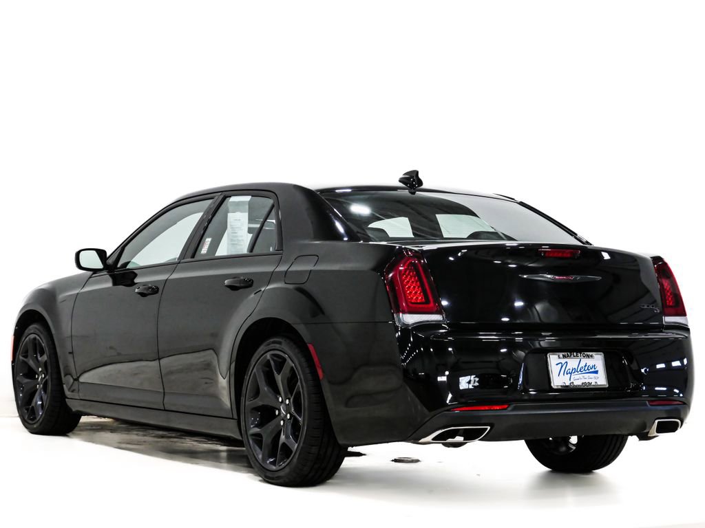 Used 2021 Chrysler 300 S RWD image 8