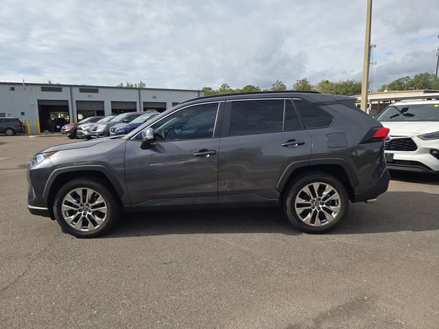 Used 2021 Toyota RAV4 XLE Premium image 5