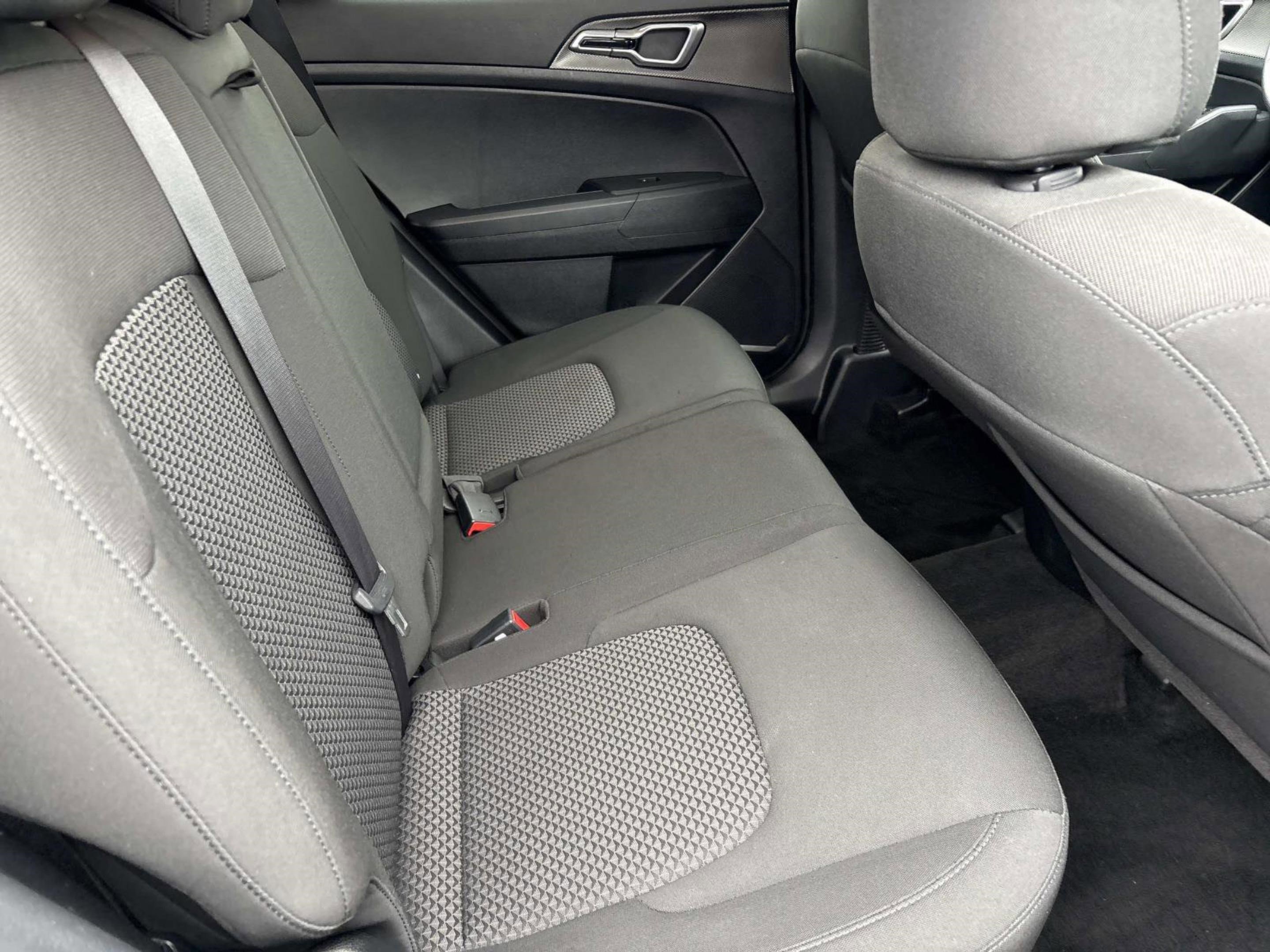 Used 2023 Kia Sportage LX image 21