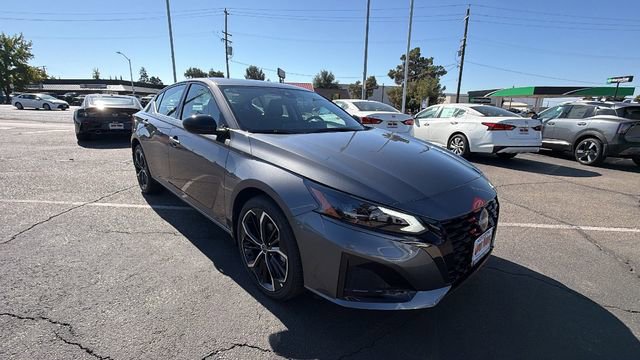 New 2025 Nissan Altima 2.5 SR image 2