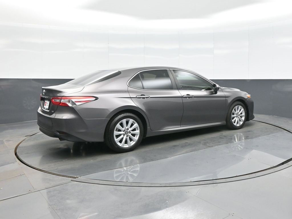 Certified 2018 Toyota Camry LE image 7