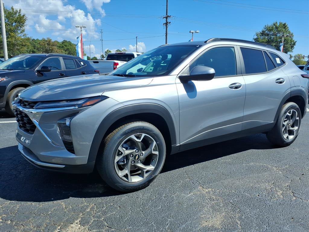 New 2026 Chevrolet Trax LT w/ Driver Confidence Package FWD image 8