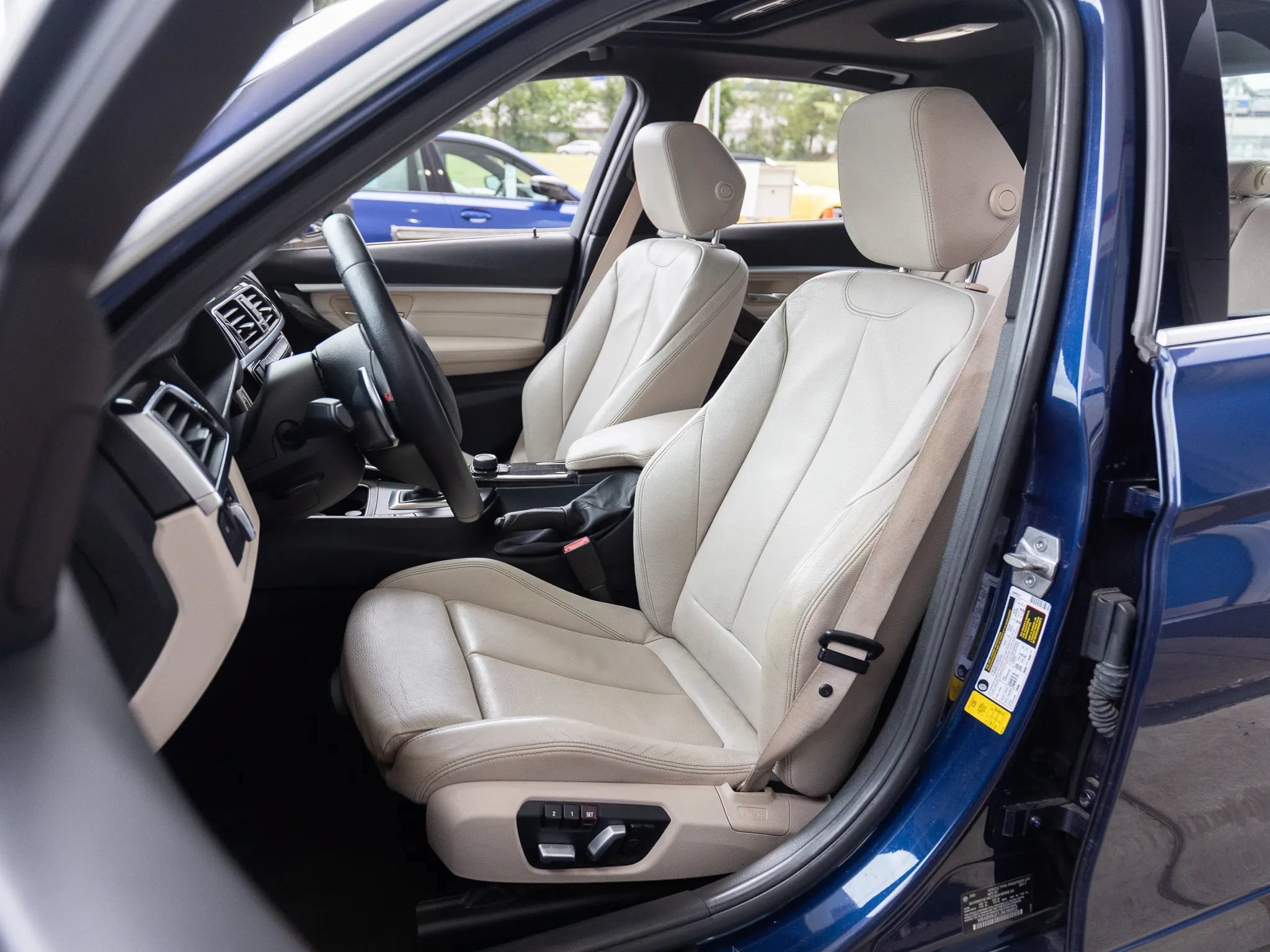Used 2018 BMW 330i Sedan RWD image 16