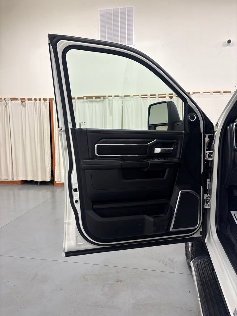 Used 2024 RAM 3500 Laramie w/ Sport Appearance Package AWD/4WD image 18