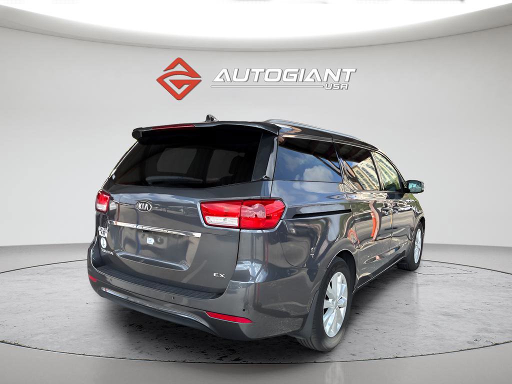 Used 2017 Kia Sedona EX image 3