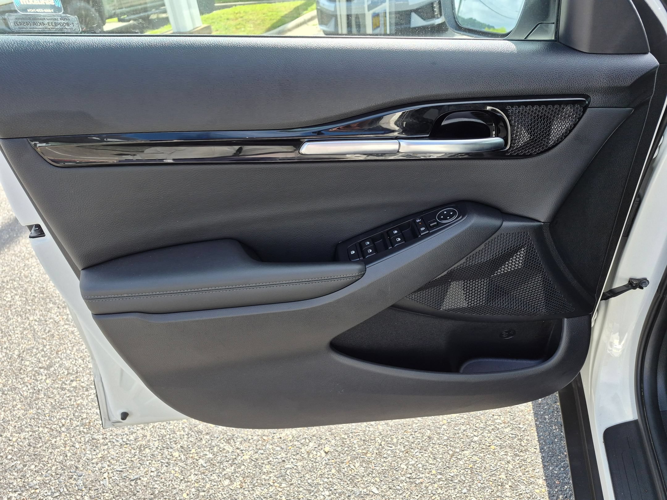 Used 2024 Kia Seltos S FWD image 11