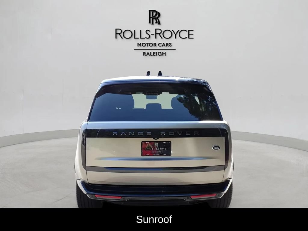 Used 2023 Land Rover Range Rover SE AWD/4WD image 4