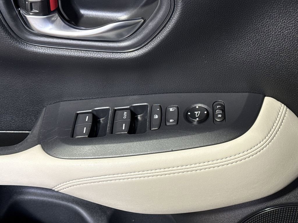 Used 2024 Honda HR-V LX image 15