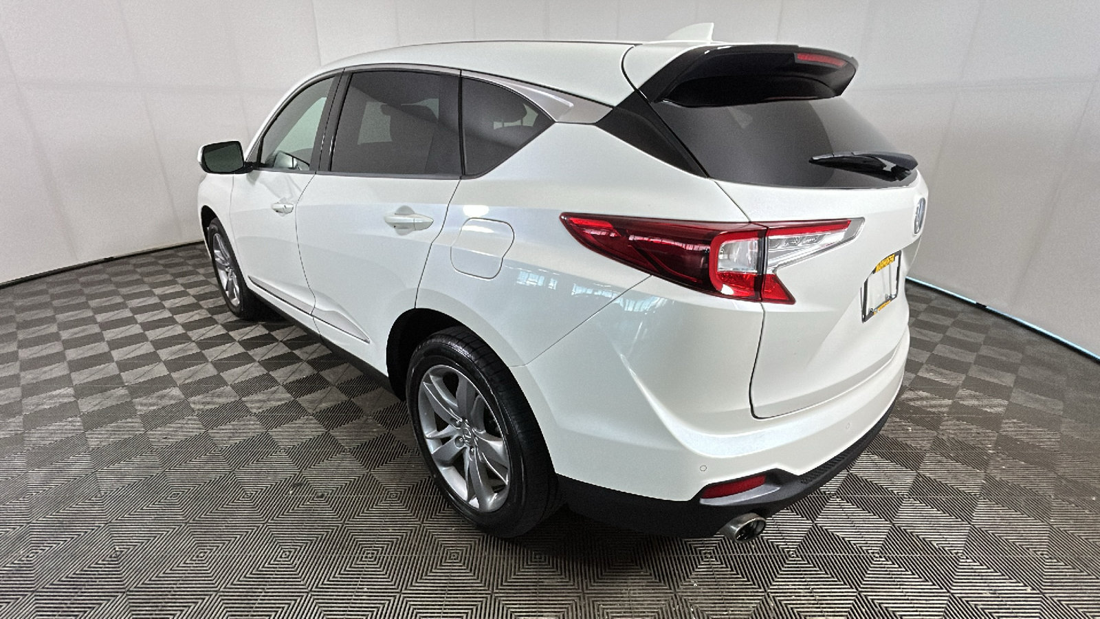 Used 2019 Acura RDX w/ Advance Package AWD/4WD image 4