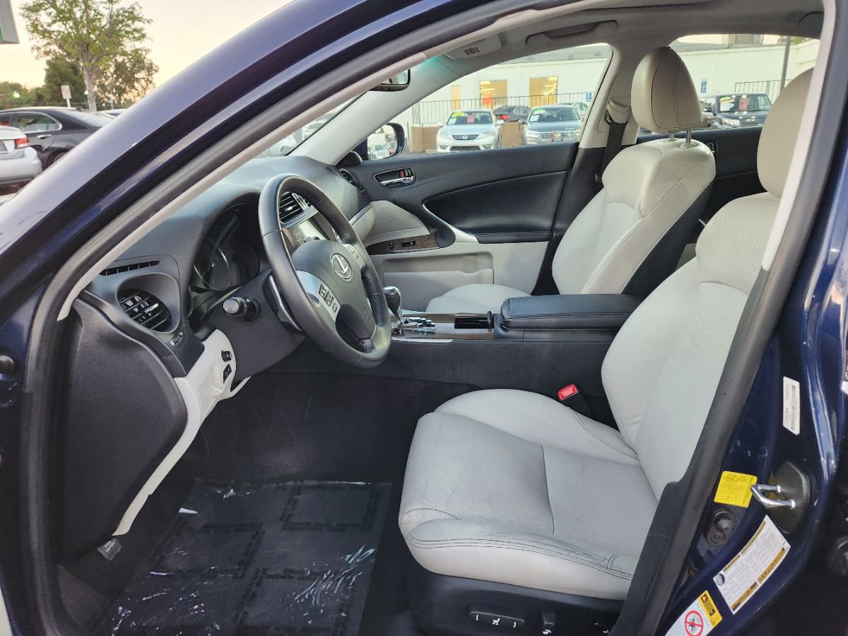 Used 2011 Lexus IS 250 image 9