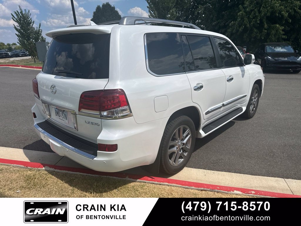 Used 2013 Lexus LX 570 4WD w/ Luxury Pkg image 5