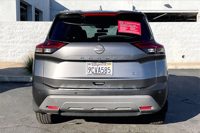 Certified 2022 Nissan Rogue SV w/ SV Premium Package image 3