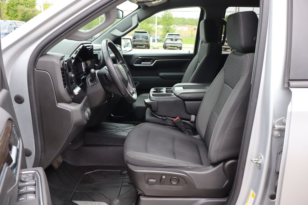 Used 2022 Chevrolet Silverado 1500 RST w/ Z71 Off-Road Package AWD/4WD image 11