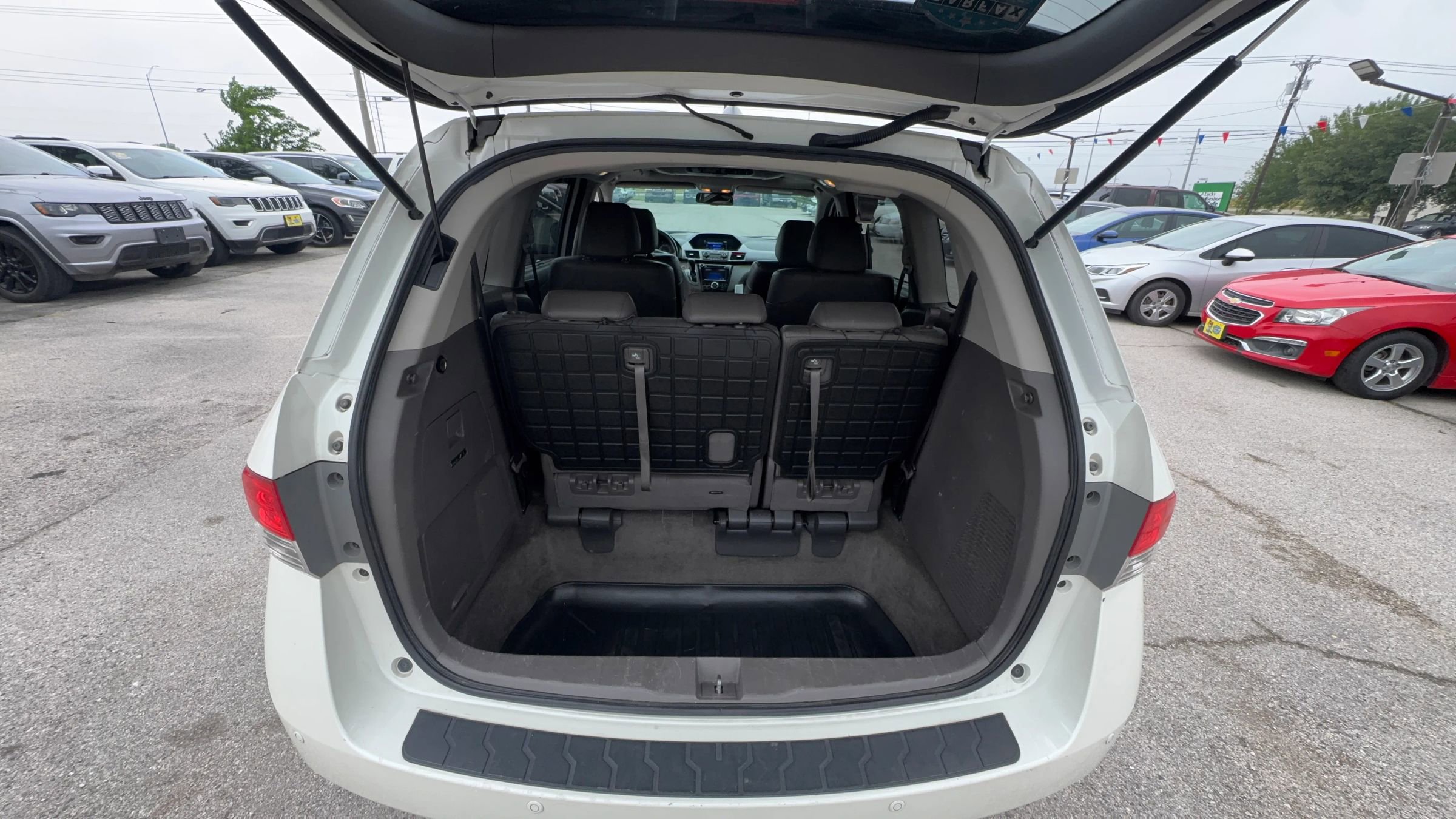 Used 2014 Honda Odyssey Touring Elite image 25