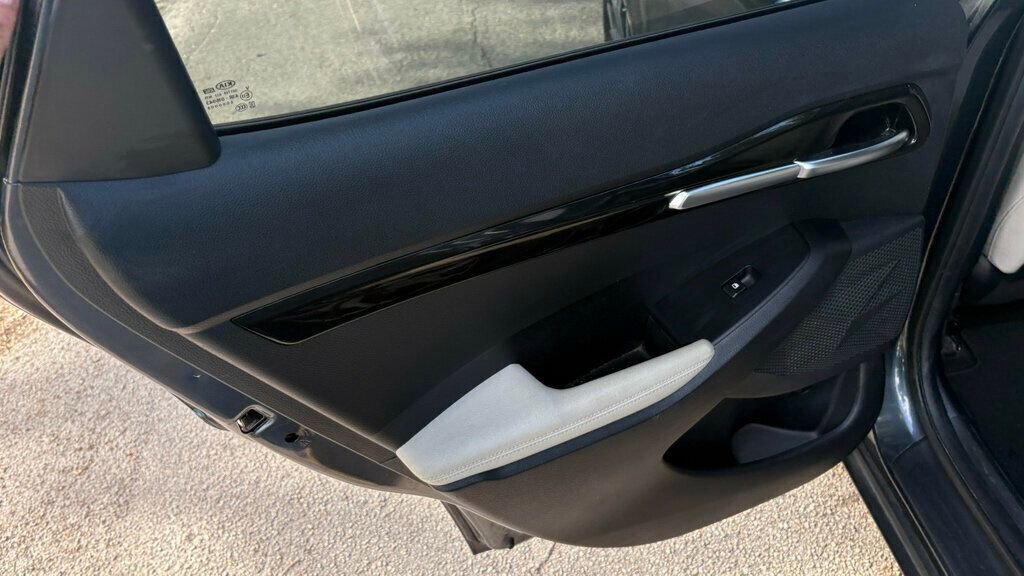 Used 2021 Kia Seltos SX w/ SX Sunroof Package image 11