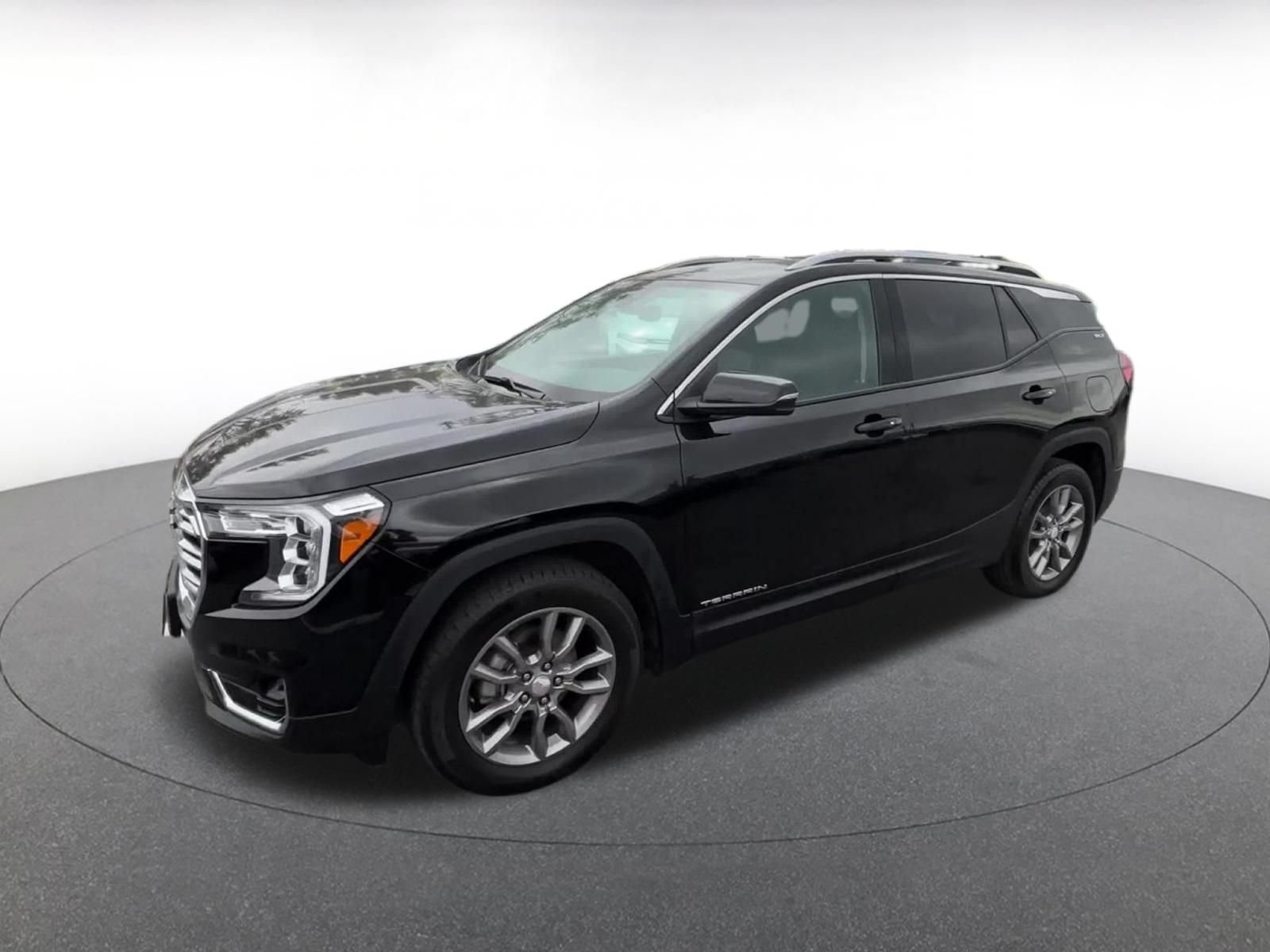 Used 2024 GMC Terrain SLT AWD/4WD image 8