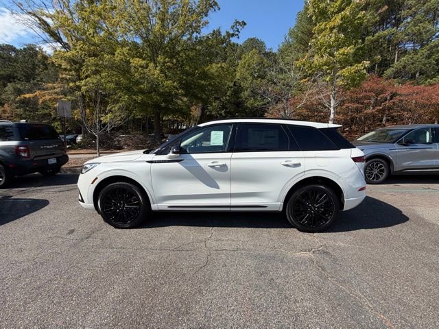 New 2026 Lincoln Corsair Reserve image 4