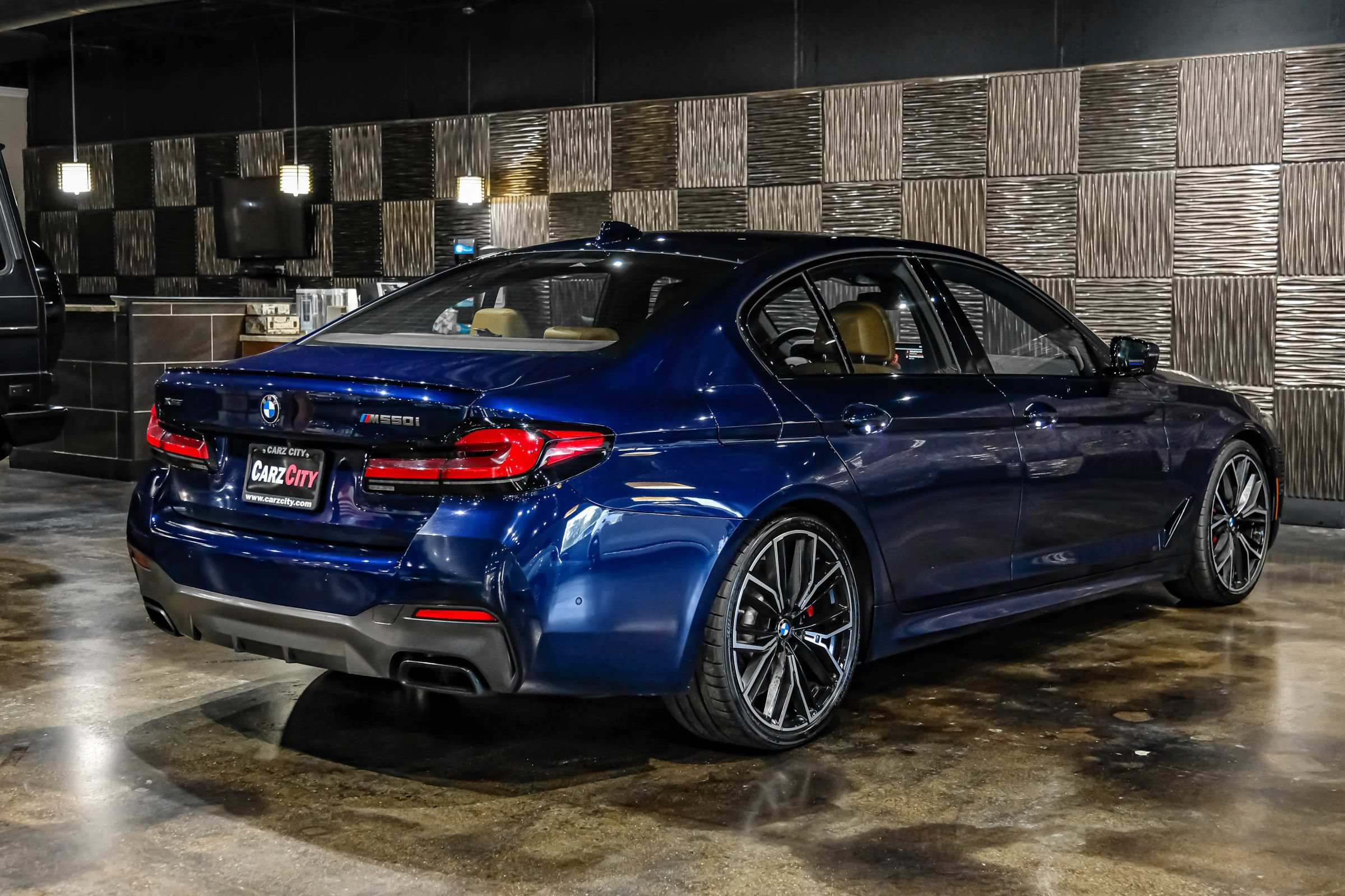 Used 2023 BMW M550i xDrive w/ Parking Assistance Package AWD/4WD image 8
