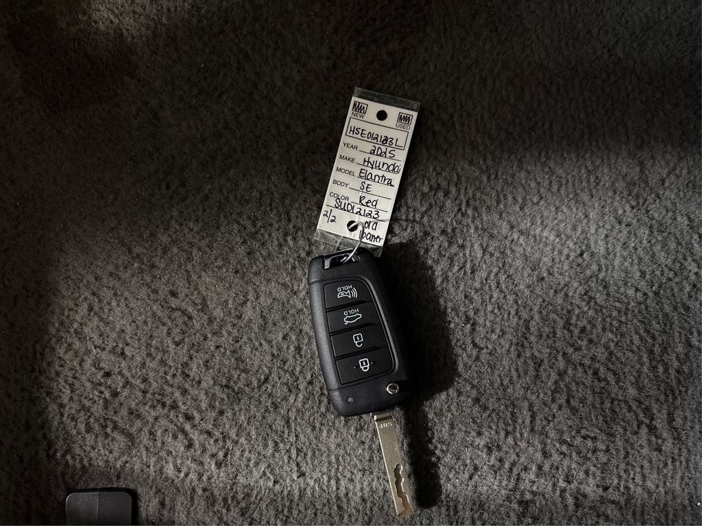 Certified 2025 Hyundai Elantra SE image 35