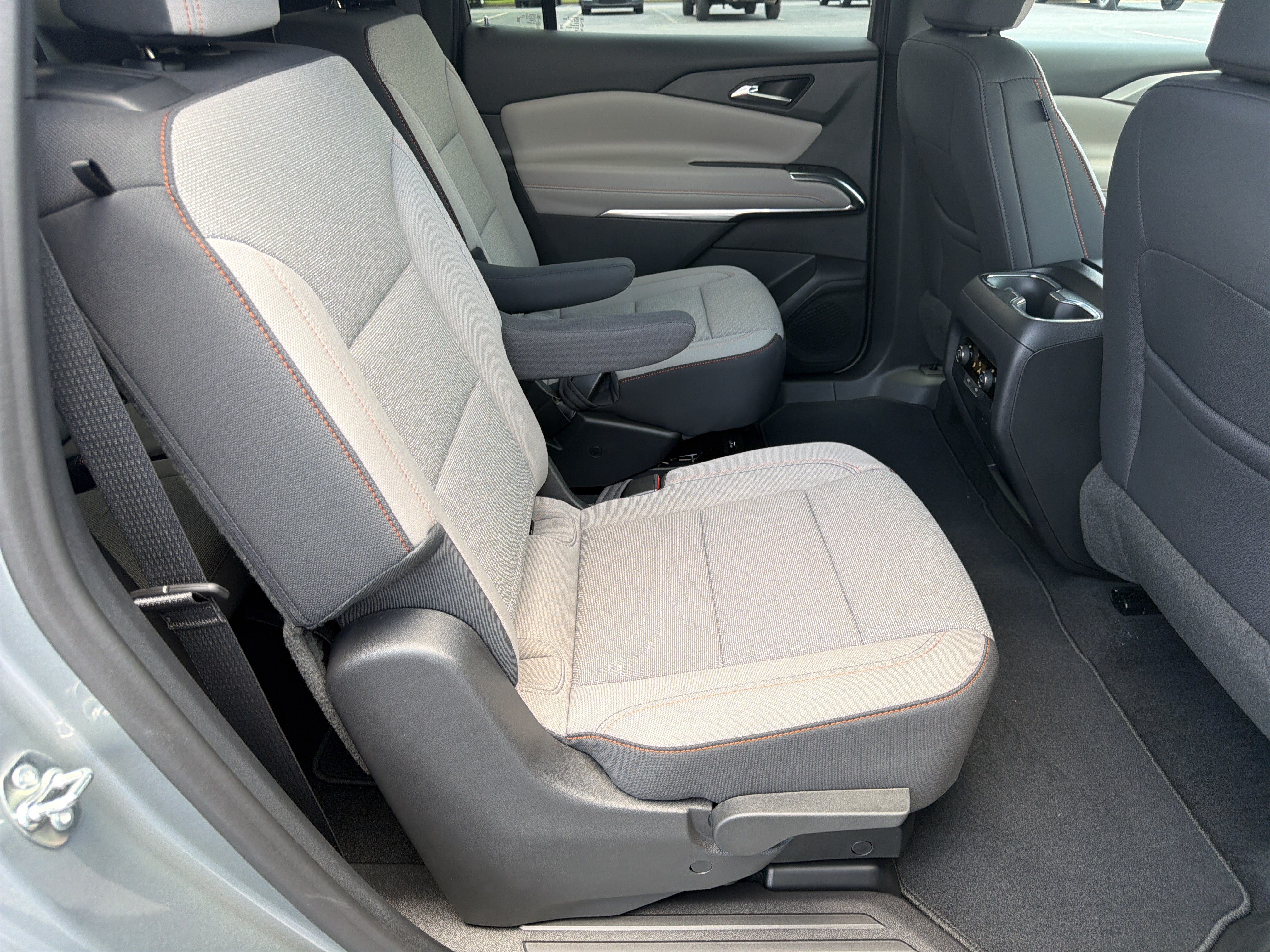 New 2026 Chevrolet Traverse LT FWD image 15