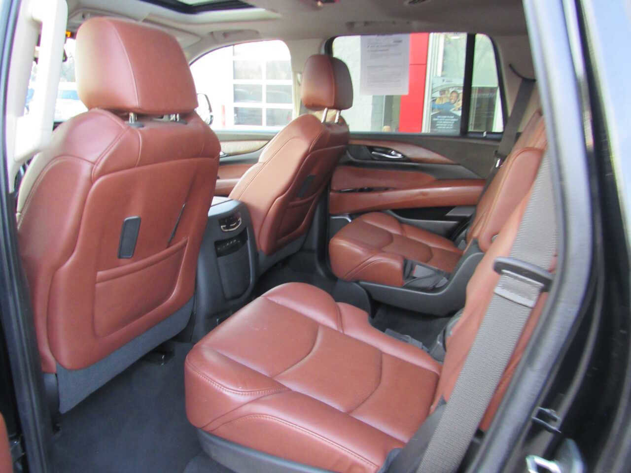 Used 2020 Cadillac Escalade Luxury w/ LPO, Radiant Package AWD/4WD image 14