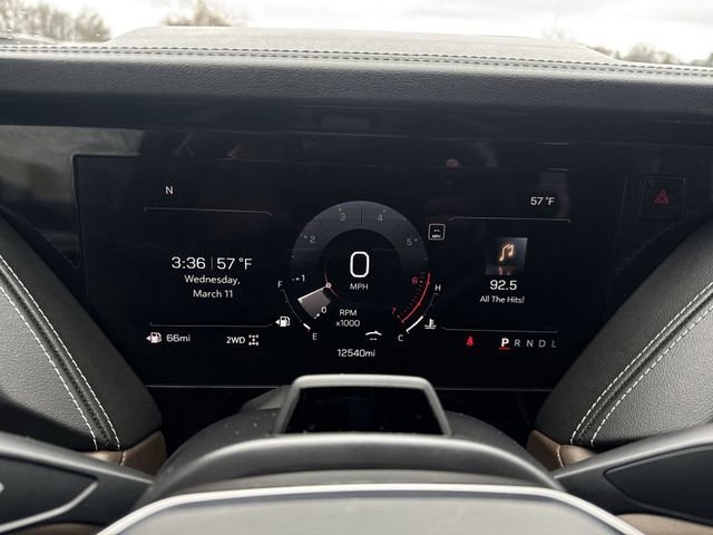 Certified 2025 GMC Yukon Denali Ultimate w/ LPO, Floor Liner Package AWD/4WD image 11