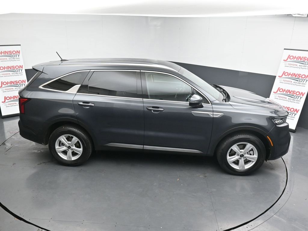 Used 2023 Kia Sorento LX image 34