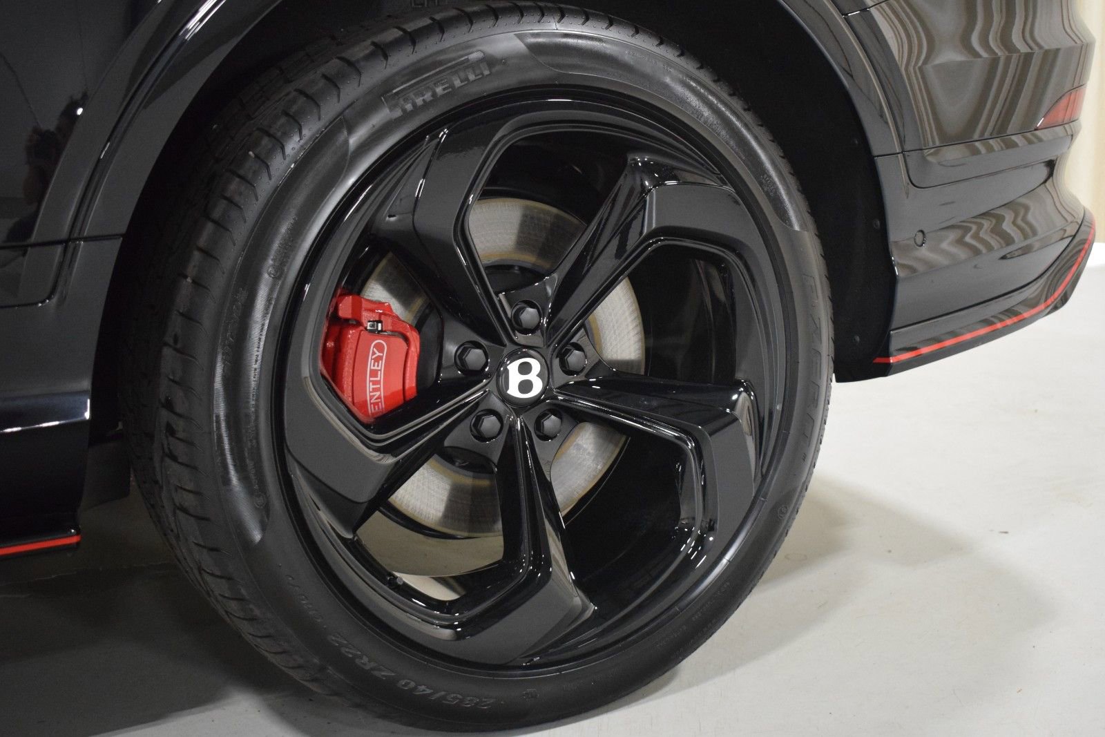 New 2025 Bentley Bentayga AWD/4WD image 18