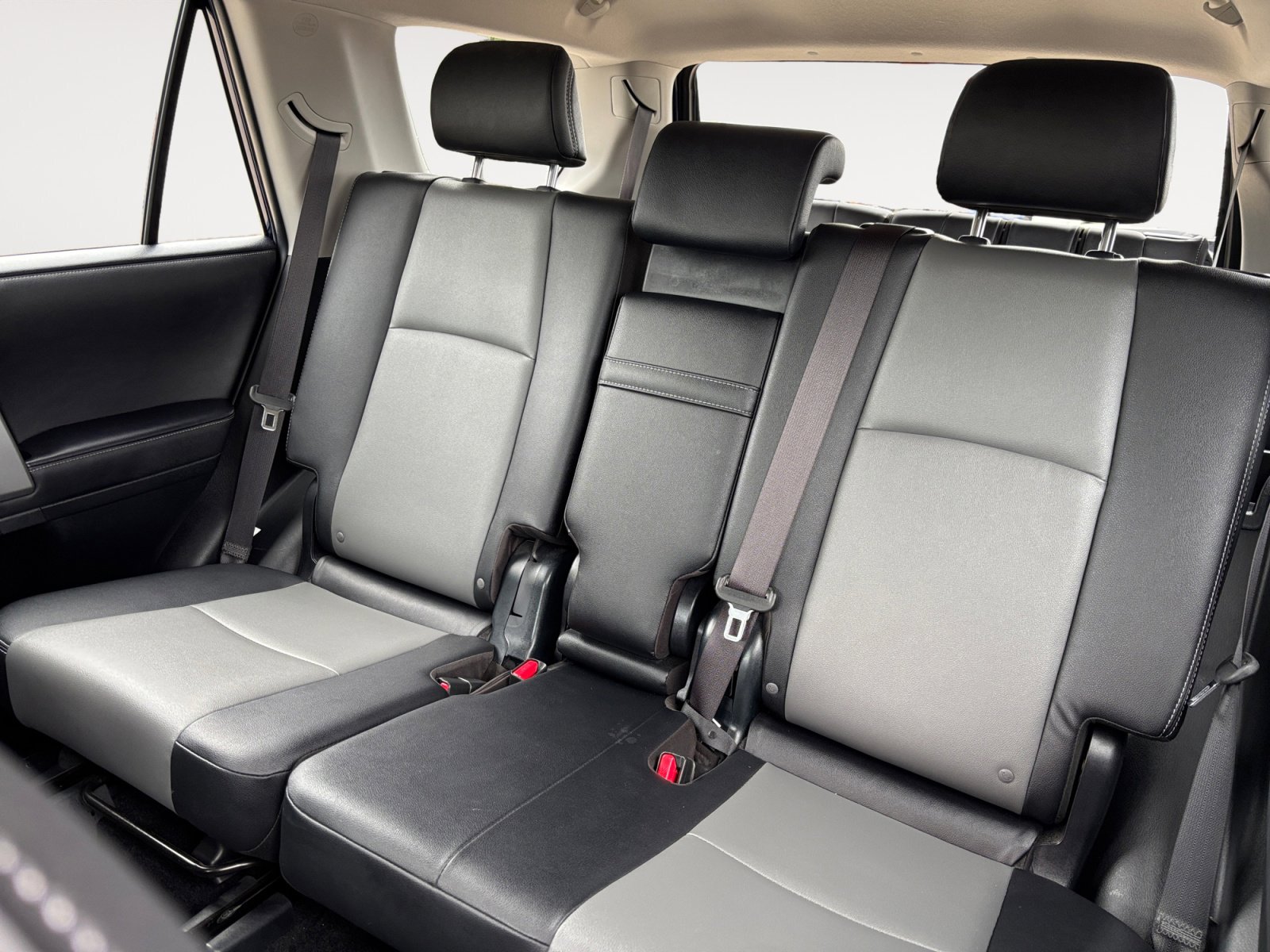 Used 2024 Toyota 4Runner SR5 Premium w/ Moonroof Package image 24