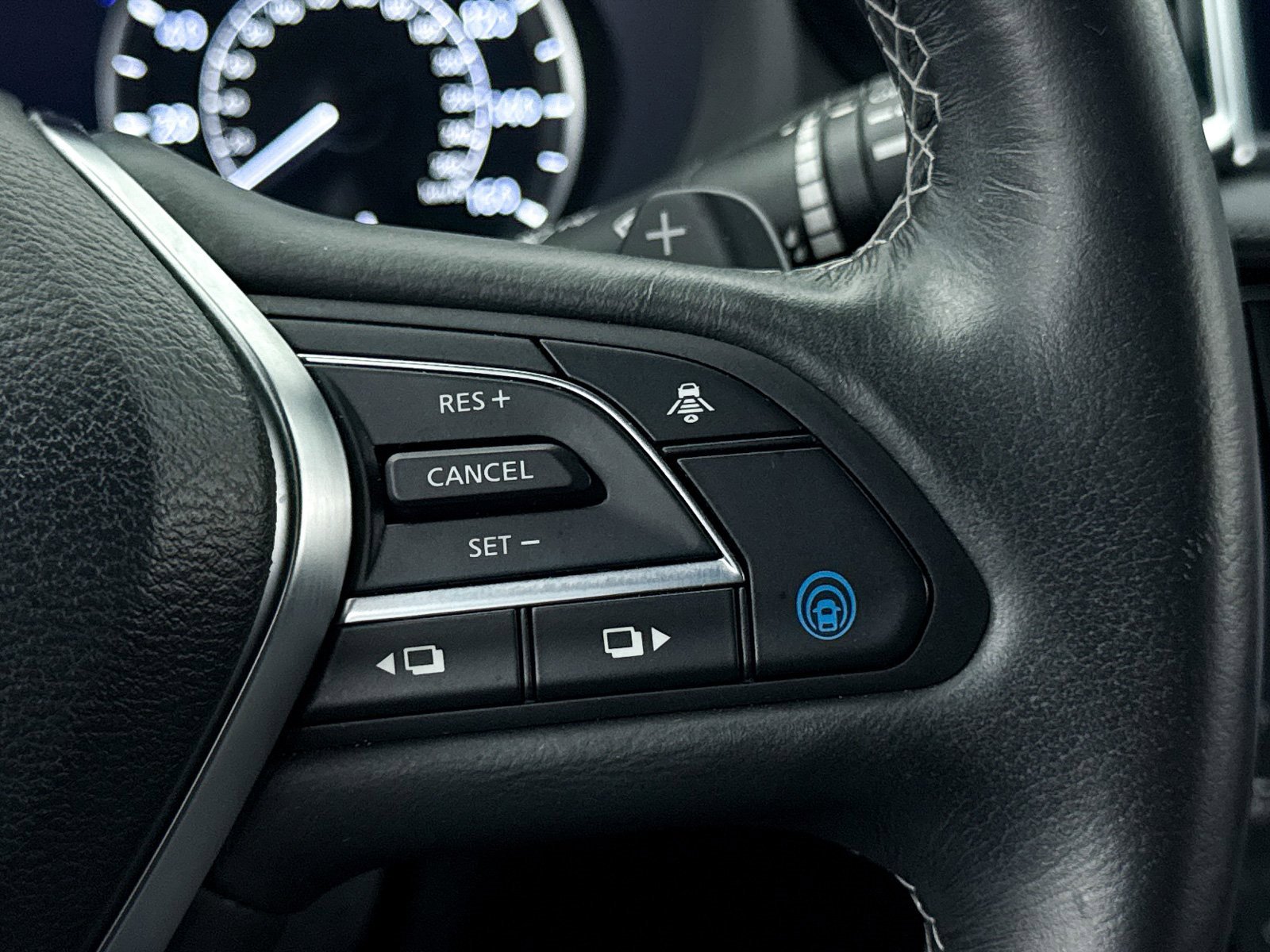 Used 2021 INFINITI QX50 Luxe w/ Appearance Package image 23