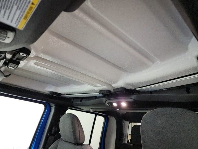 New 2024 Jeep Gladiator Willys image 14