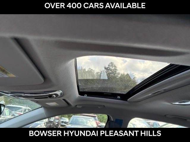 New 2026 Hyundai Elantra Limited FWD image 7