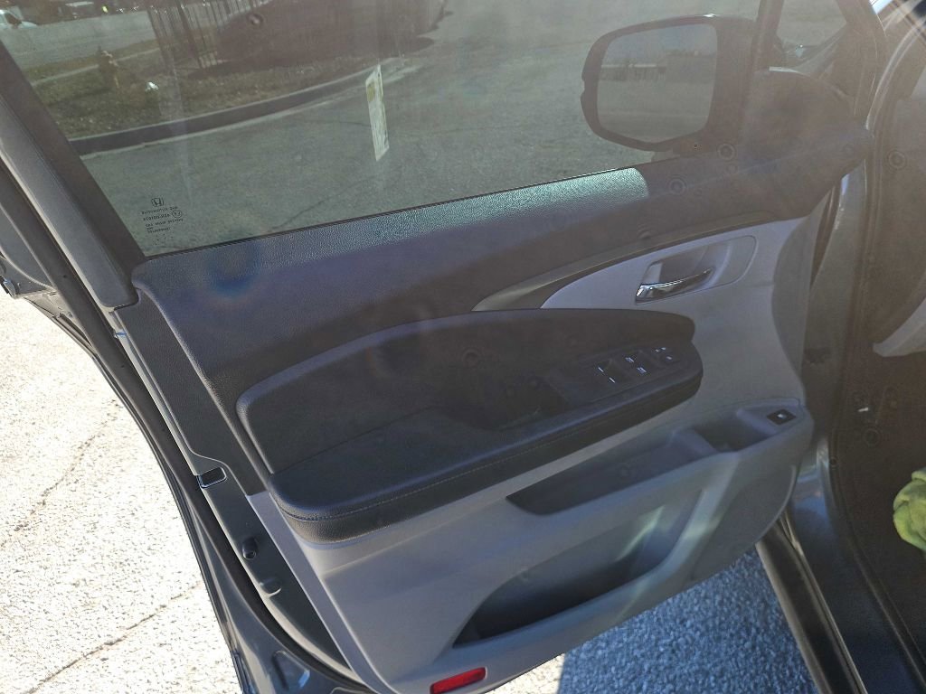 Used 2017 Honda Ridgeline RTL image 18