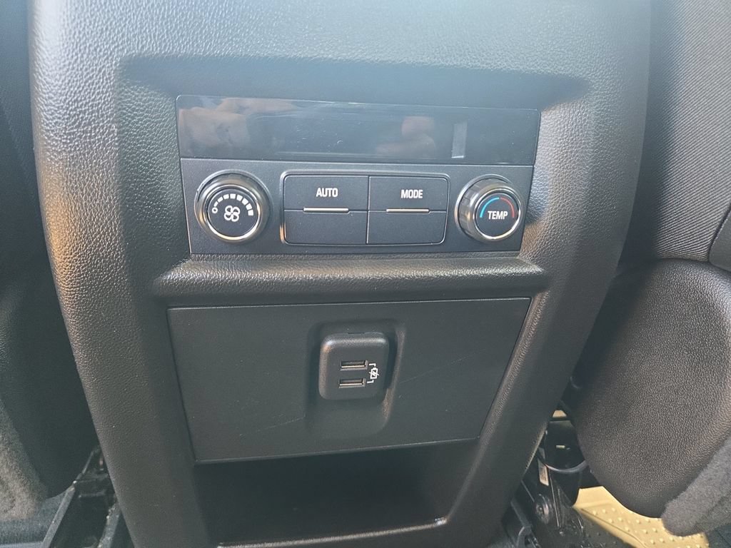 Used 2021 Chevrolet Traverse LT w/ LPO, Floor Liner Package AWD/4WD image 38