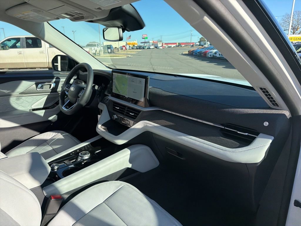 New 2026 Ford Explorer Platinum w/ LUX Leather Package image 22