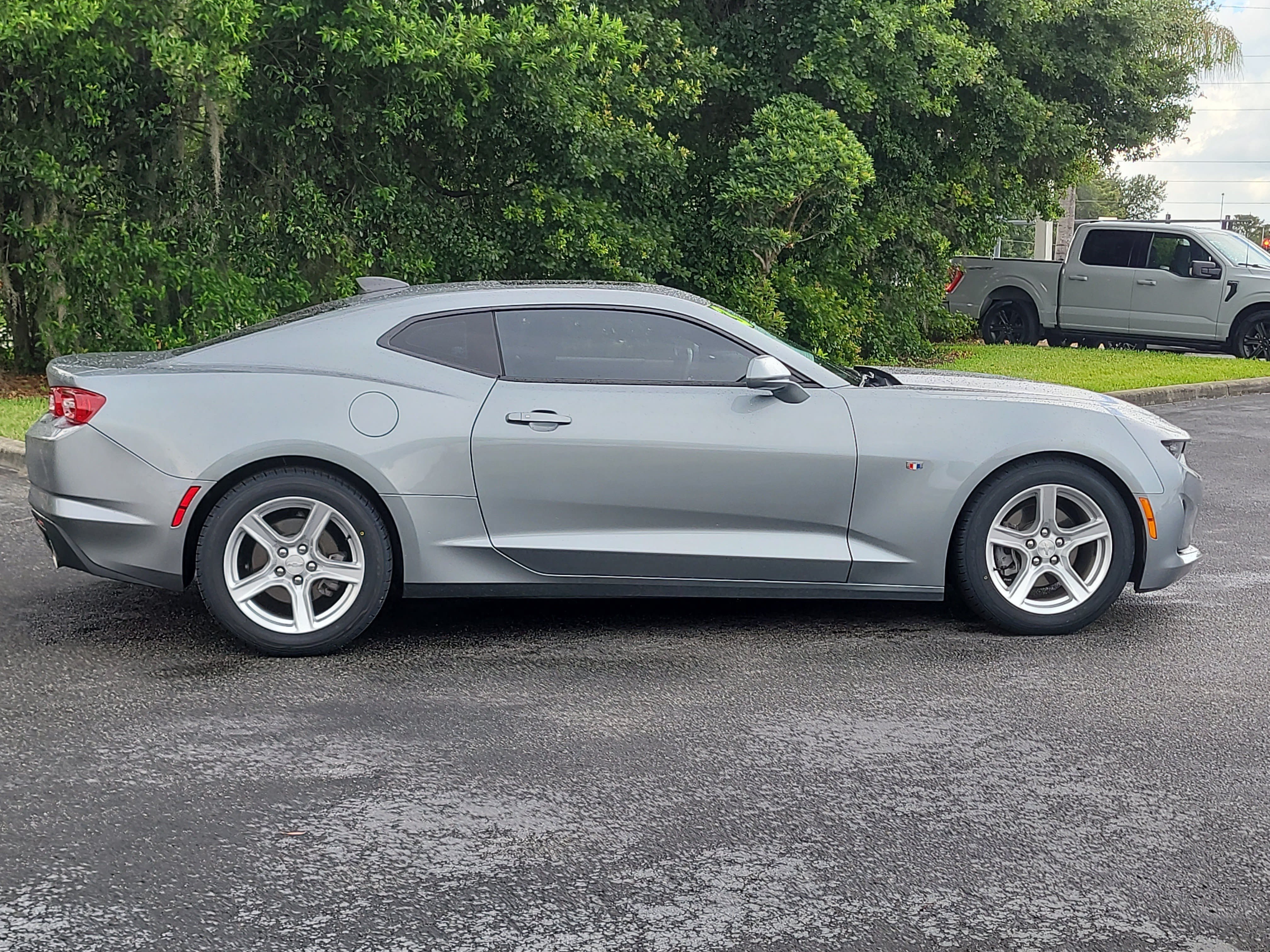 Used 2023 Chevrolet Camaro LT RWD image 8